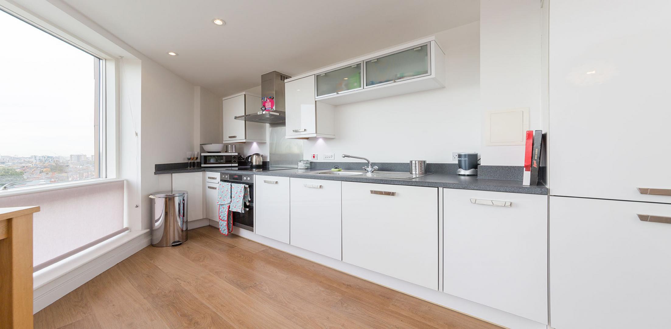 			1 Bedroom, 1 bath, 1 reception Apartment			 Banister Road, QUEENS PARK 